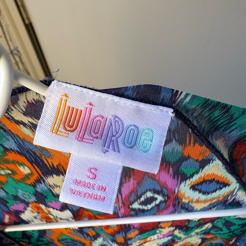Lularoe Colorful Geometric Pattern Wrap - Picture 2 of 3